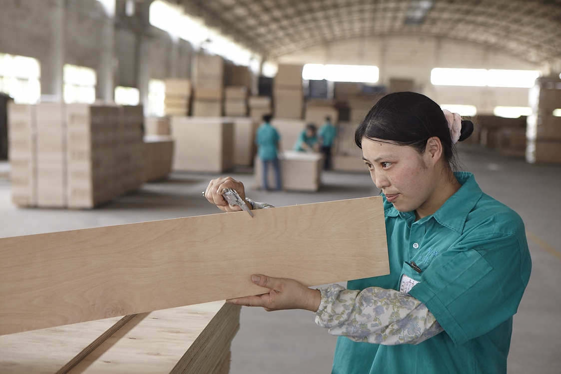 唐朝木业产品每道工序均经过严格品质检测